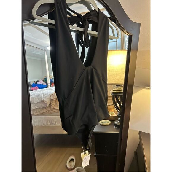 NEW REORIA Criss Cross Halter Neck Bodysuit Top Clubwear L - Picture 6 of 6